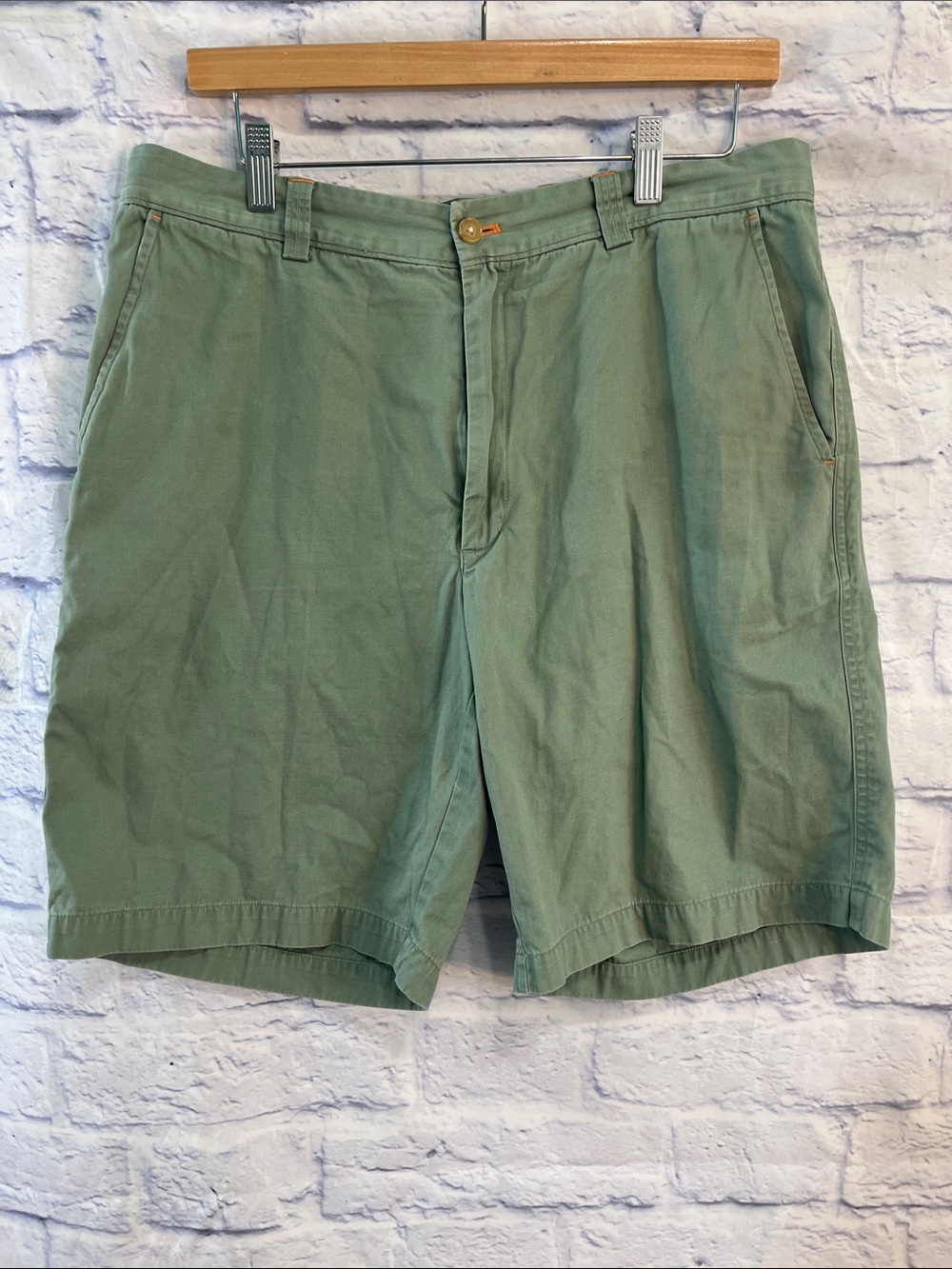 J. McLaughlin Men’s Chino Shorts Green Size 34